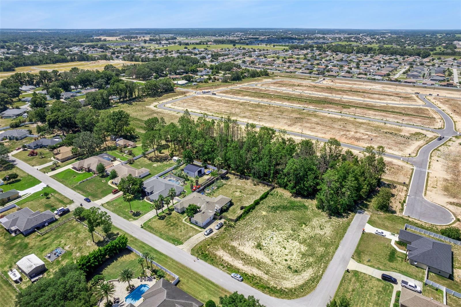 EMERALD POINT - Residential