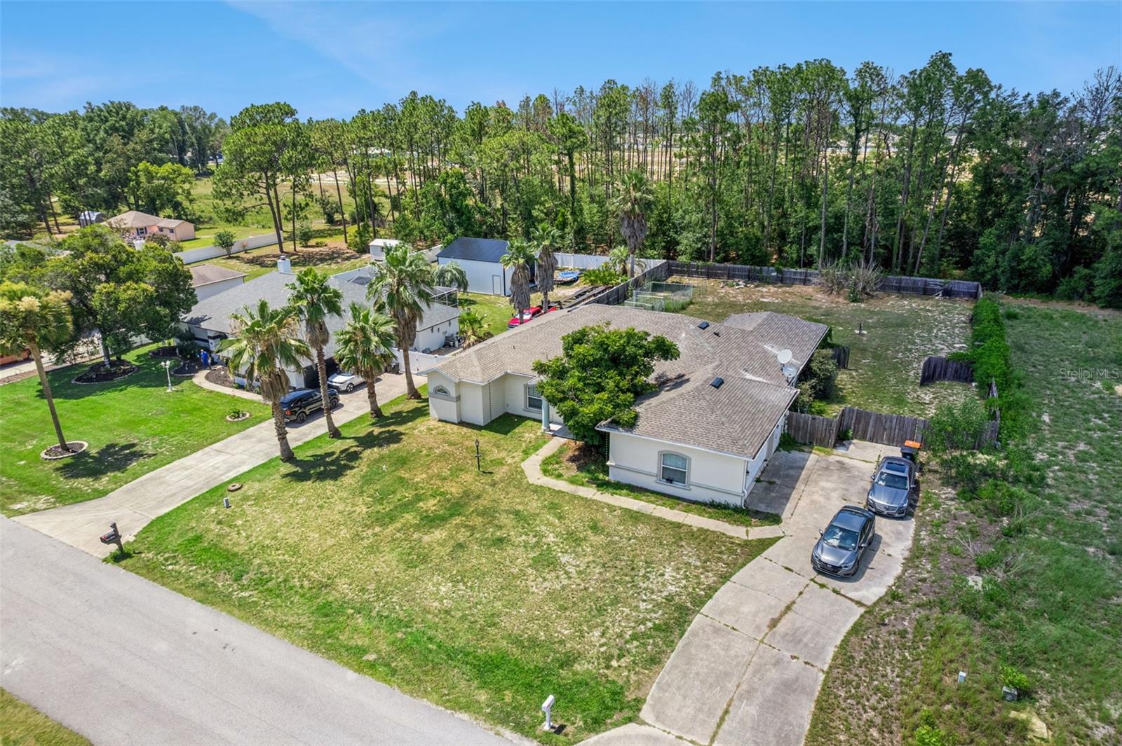 EMERALD POINT - Residential