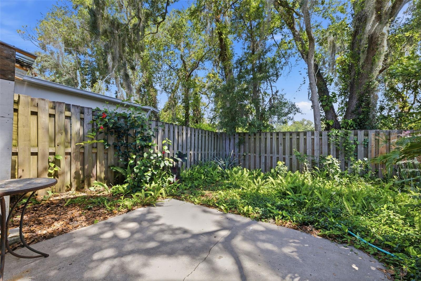 HUNTINGTON BY THE CAMPUS - Residential