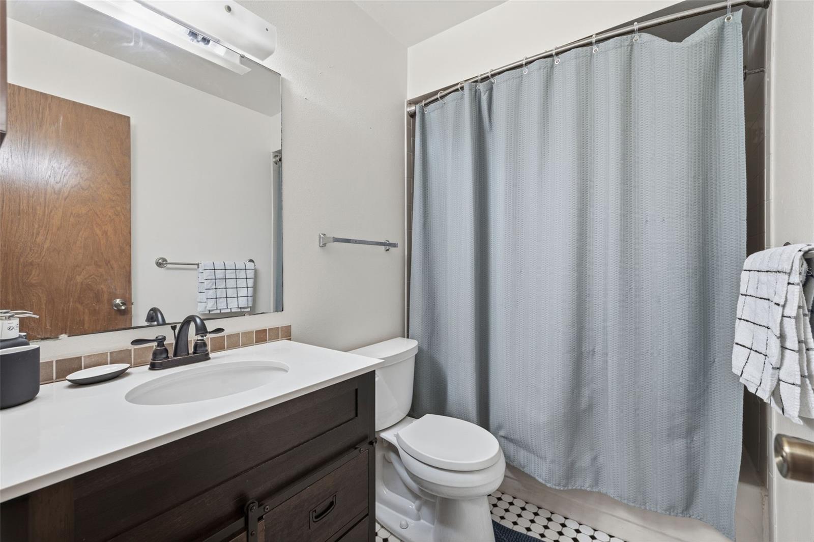 HUNTINGTON BY THE CAMPUS - Residential
