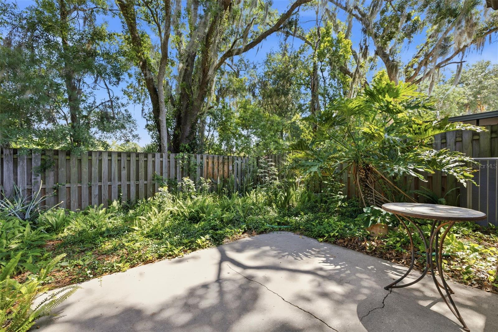 HUNTINGTON BY THE CAMPUS - Residential