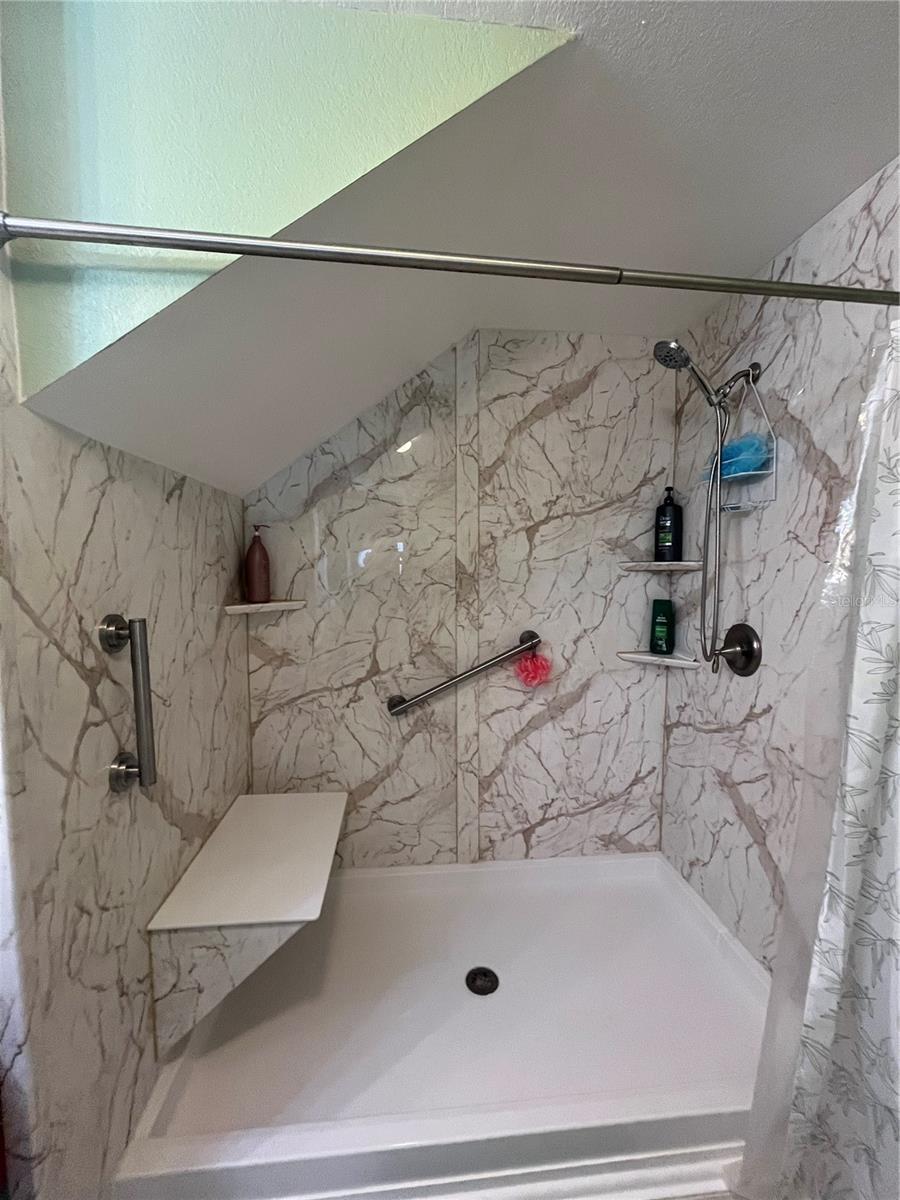 VILLAS AT SEVEN DWARFS LANE CONDO - Residential