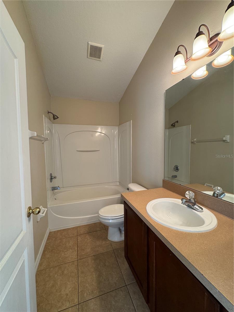 VILLAS/EAST PARK - Residential Lease