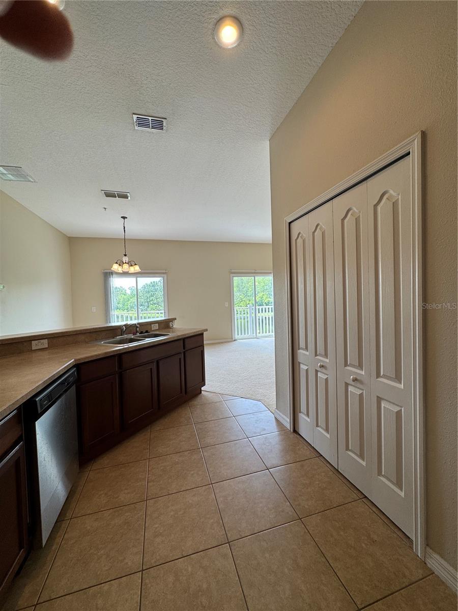 VILLAS/EAST PARK - Residential Lease