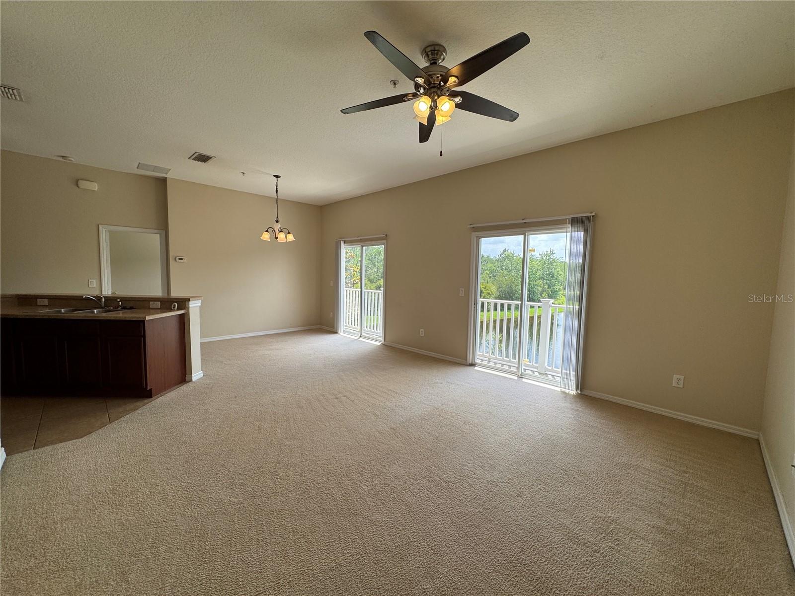 VILLAS/EAST PARK - Residential Lease