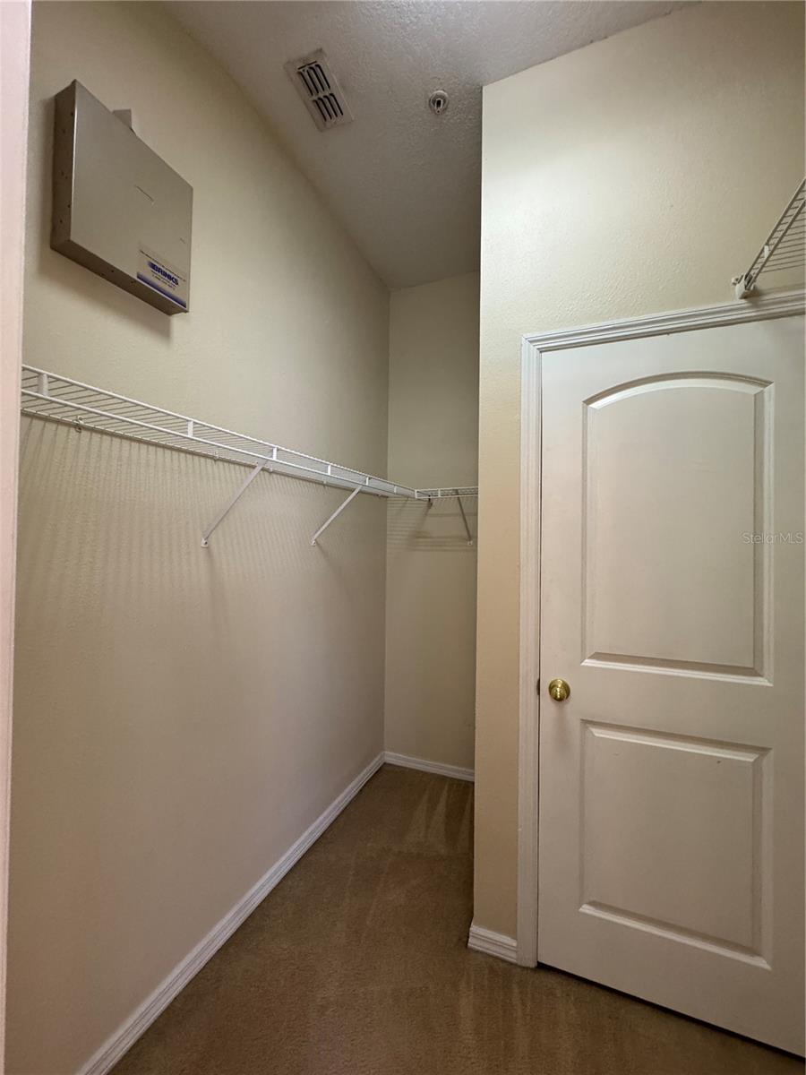 VILLAS/EAST PARK - Residential Lease