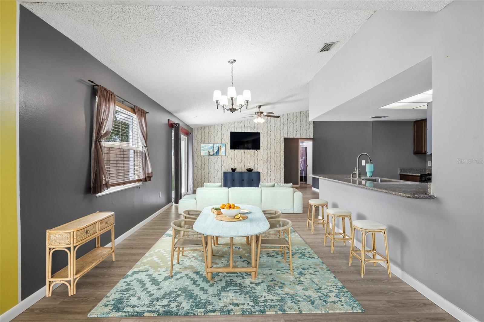 RIVER BLUFFS - Residential