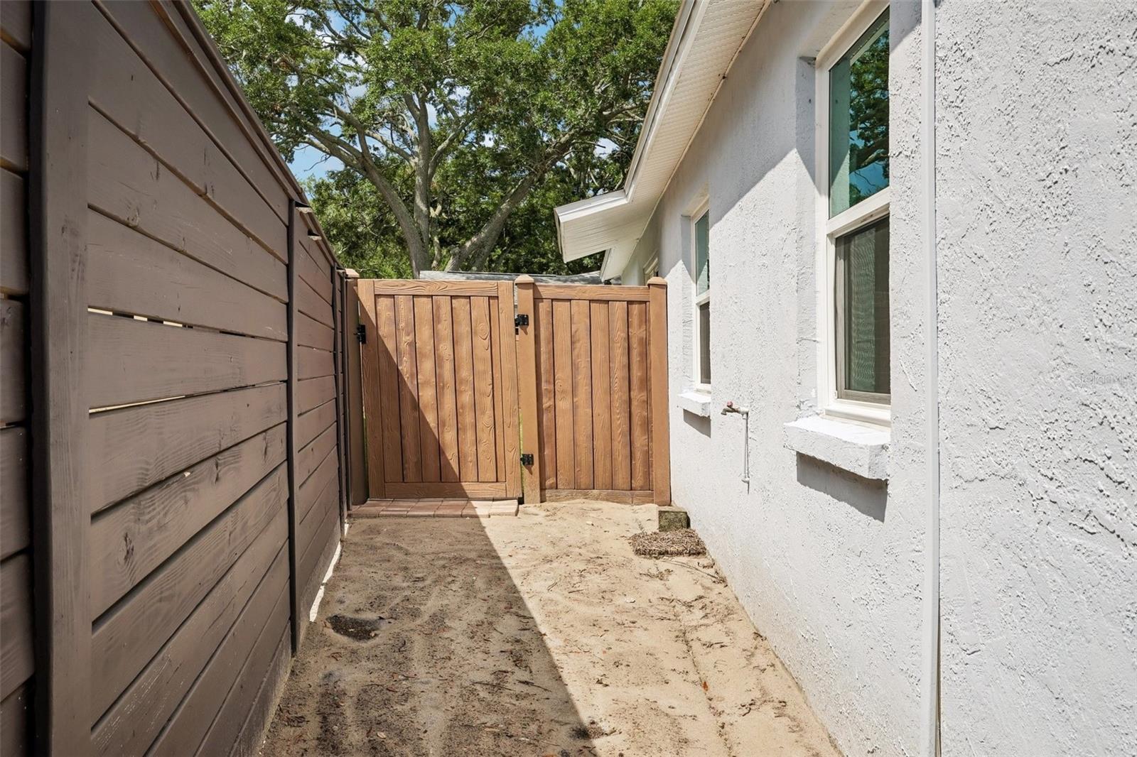 RIVER BLUFFS - Residential