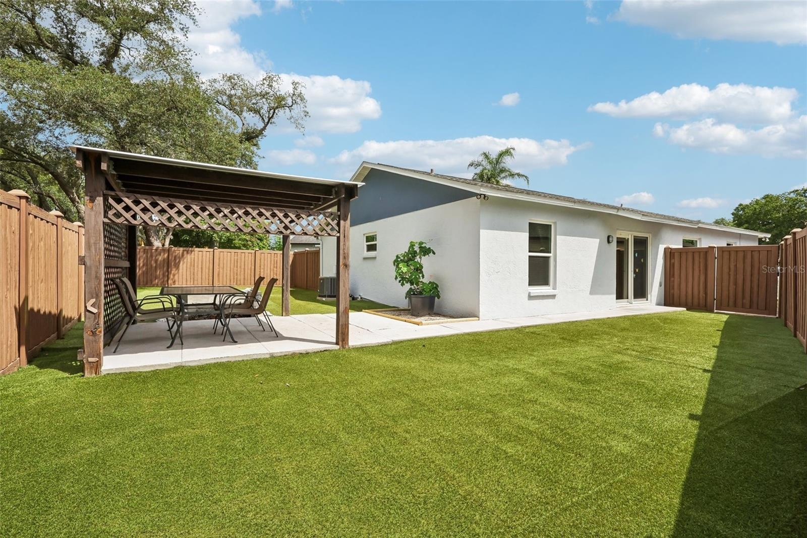 RIVER BLUFFS - Residential