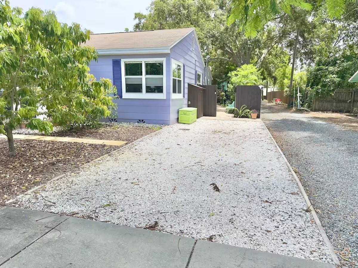 VETERAN CITY - Residential Lease