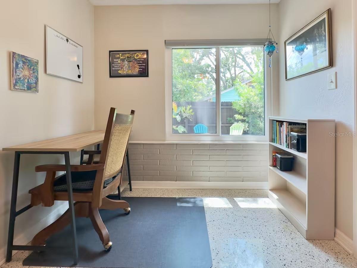 VETERAN CITY - Residential Lease