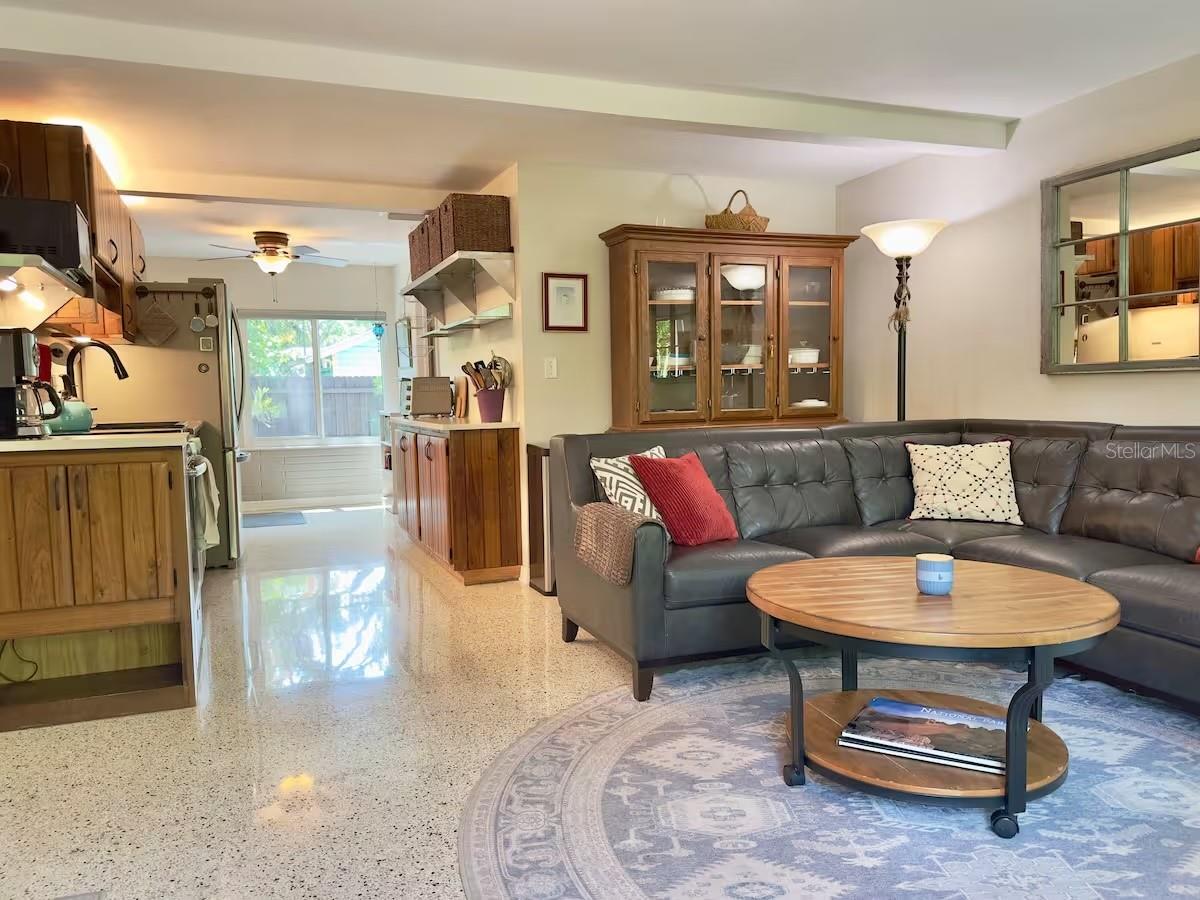 VETERAN CITY - Residential Lease