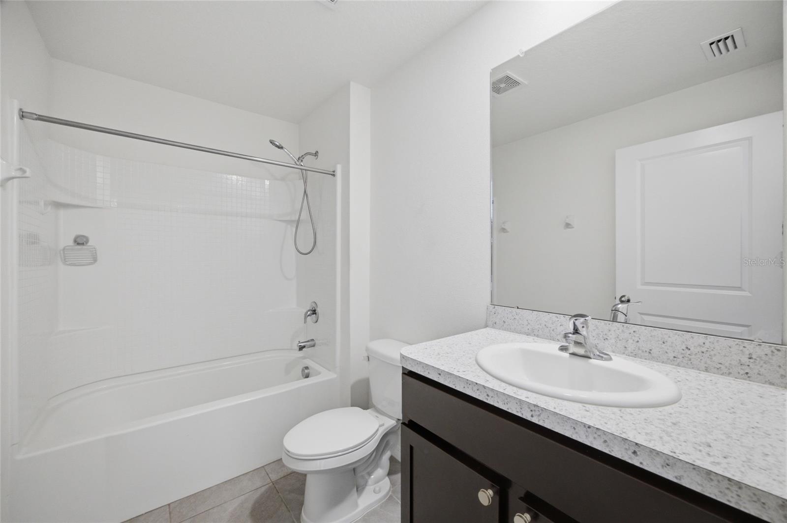 BERRY BAY SUB - Residential Lease
