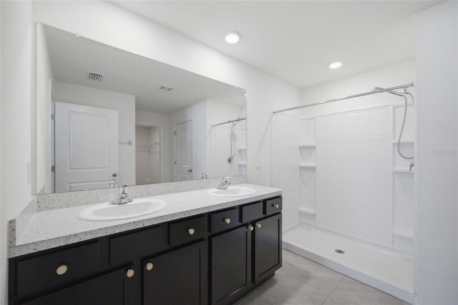 BERRY BAY SUB - Residential Lease