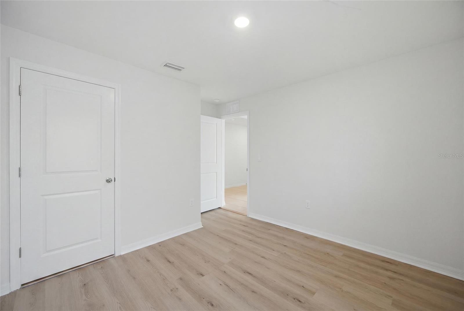 BERRY BAY SUB - Residential Lease