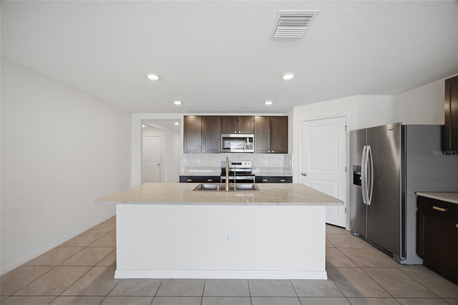 BERRY BAY SUB - Residential Lease