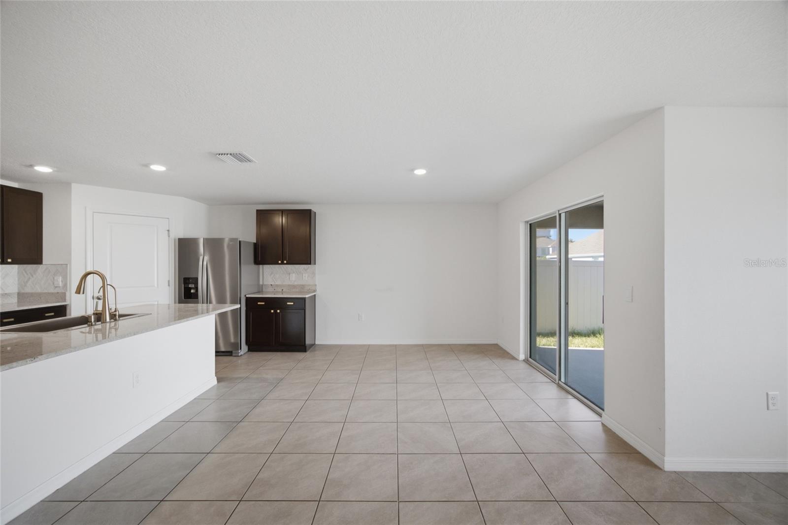 BERRY BAY SUB - Residential Lease