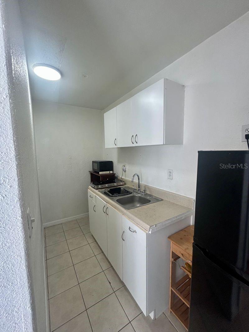 TWELVE OAKS VILLAGE UNIT 1 - Residential Lease