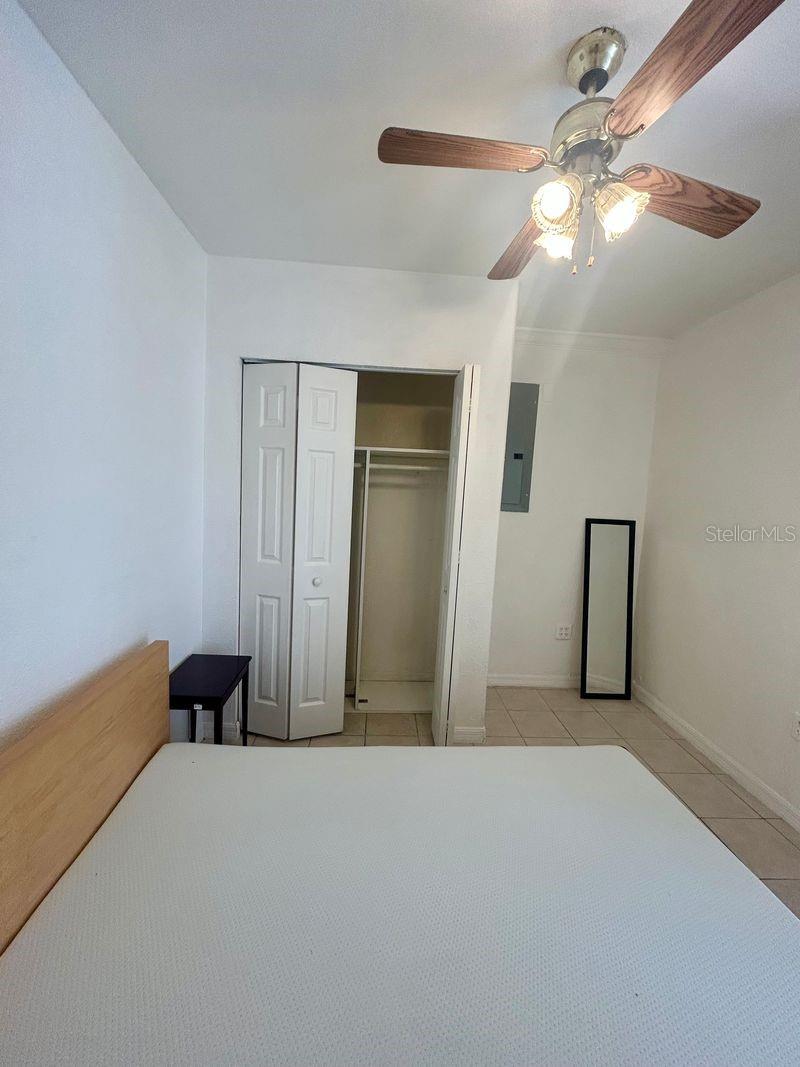 TWELVE OAKS VILLAGE UNIT 1 - Residential Lease
