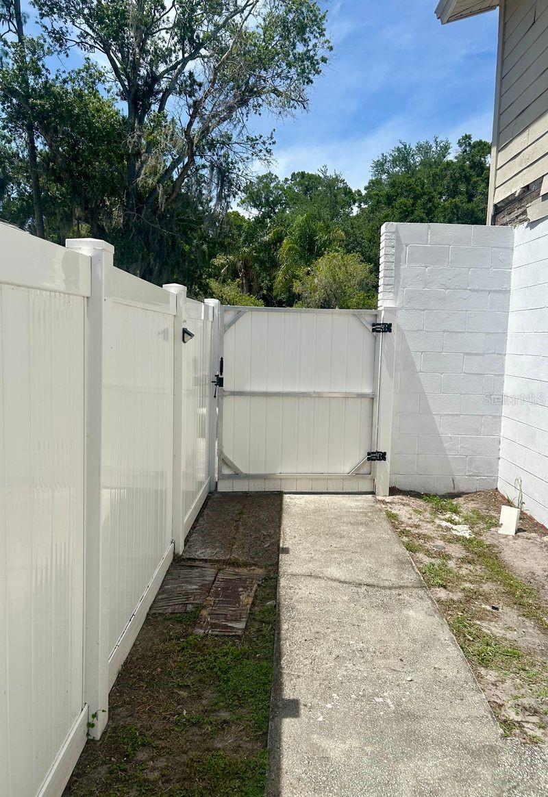 TWELVE OAKS VILLAGE UNIT 1 - Residential Lease