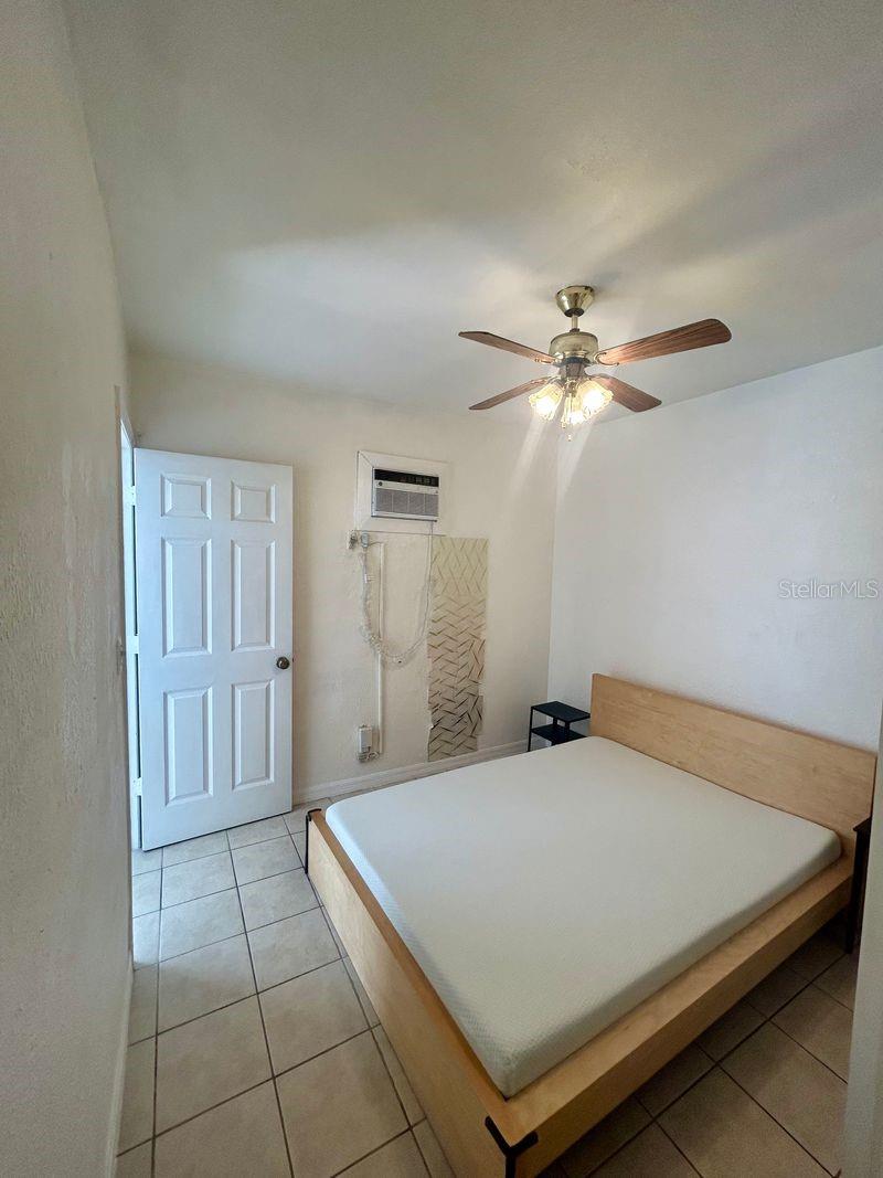 TWELVE OAKS VILLAGE UNIT 1 - Residential Lease
