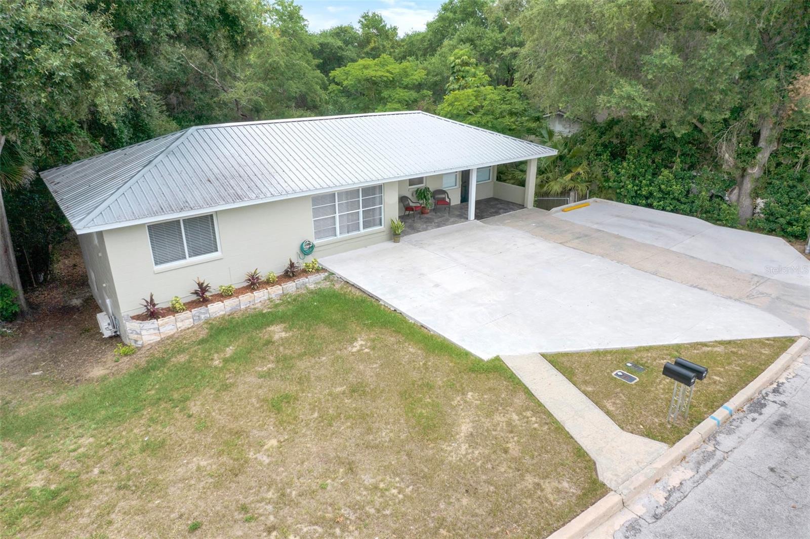 Income-producing duplex located in Clermont, Florida.
This property consists of two separate units on the same parcel. One unit features three bedrooms and one bathroom and has been fully updated. The second unit offers two bedrooms and one bathroom, providing a functional and efficient layout.
Both units are currently rented, offering immediate rental income. The property is situated in an established area with convenient access to shopping, dining, schools, parks, and major roadways.
A solid opportunity for investors seeking a multi-unit property in Clermont’s growing market.