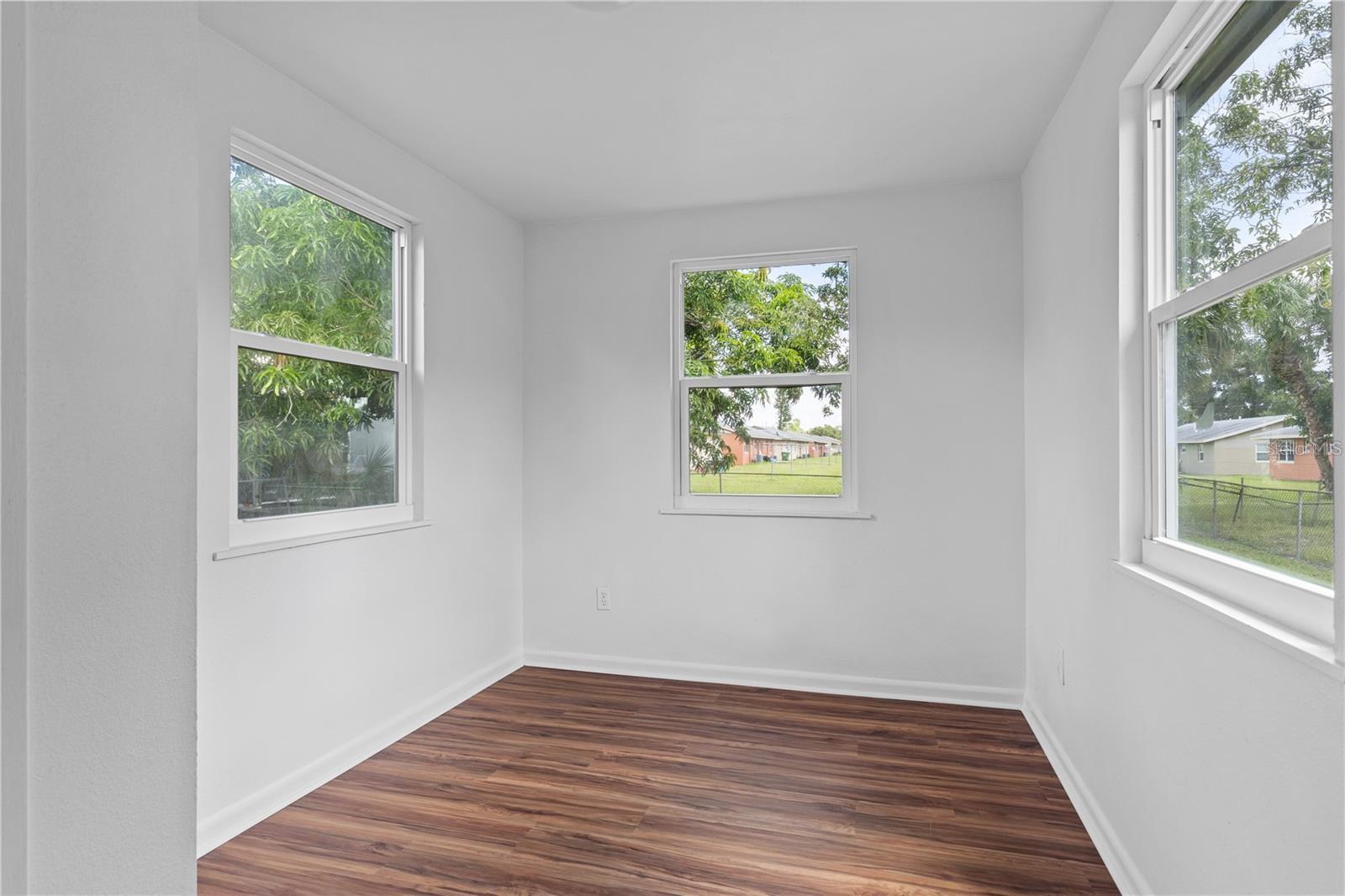 NEWTOWN - Residential