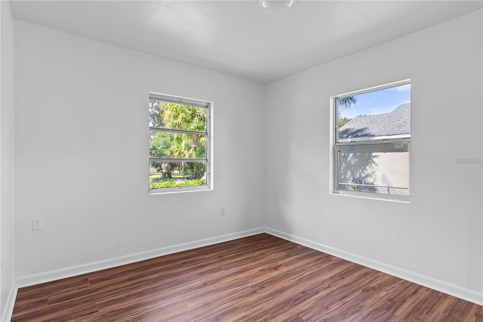 NEWTOWN - Residential