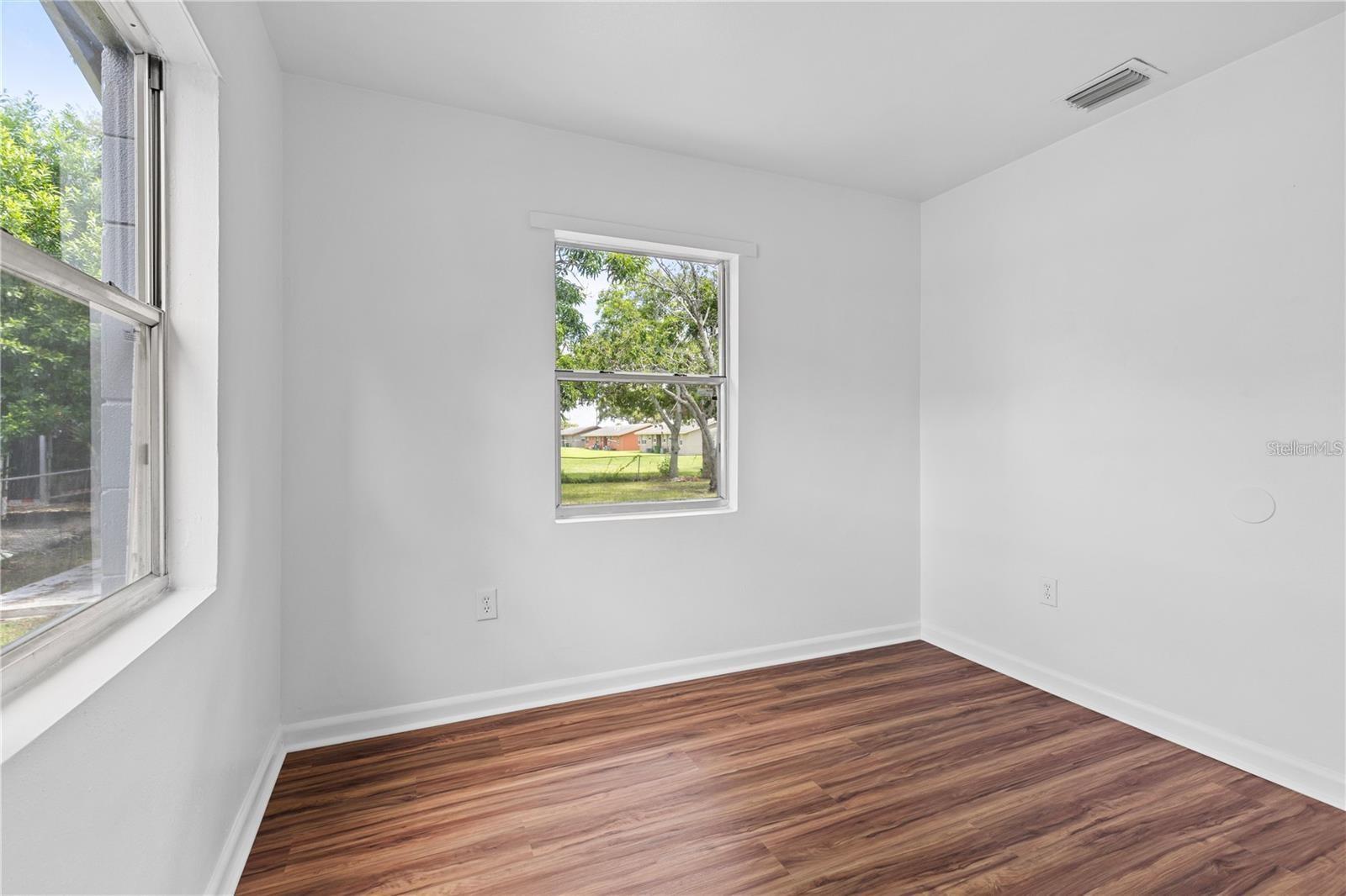 NEWTOWN - Residential