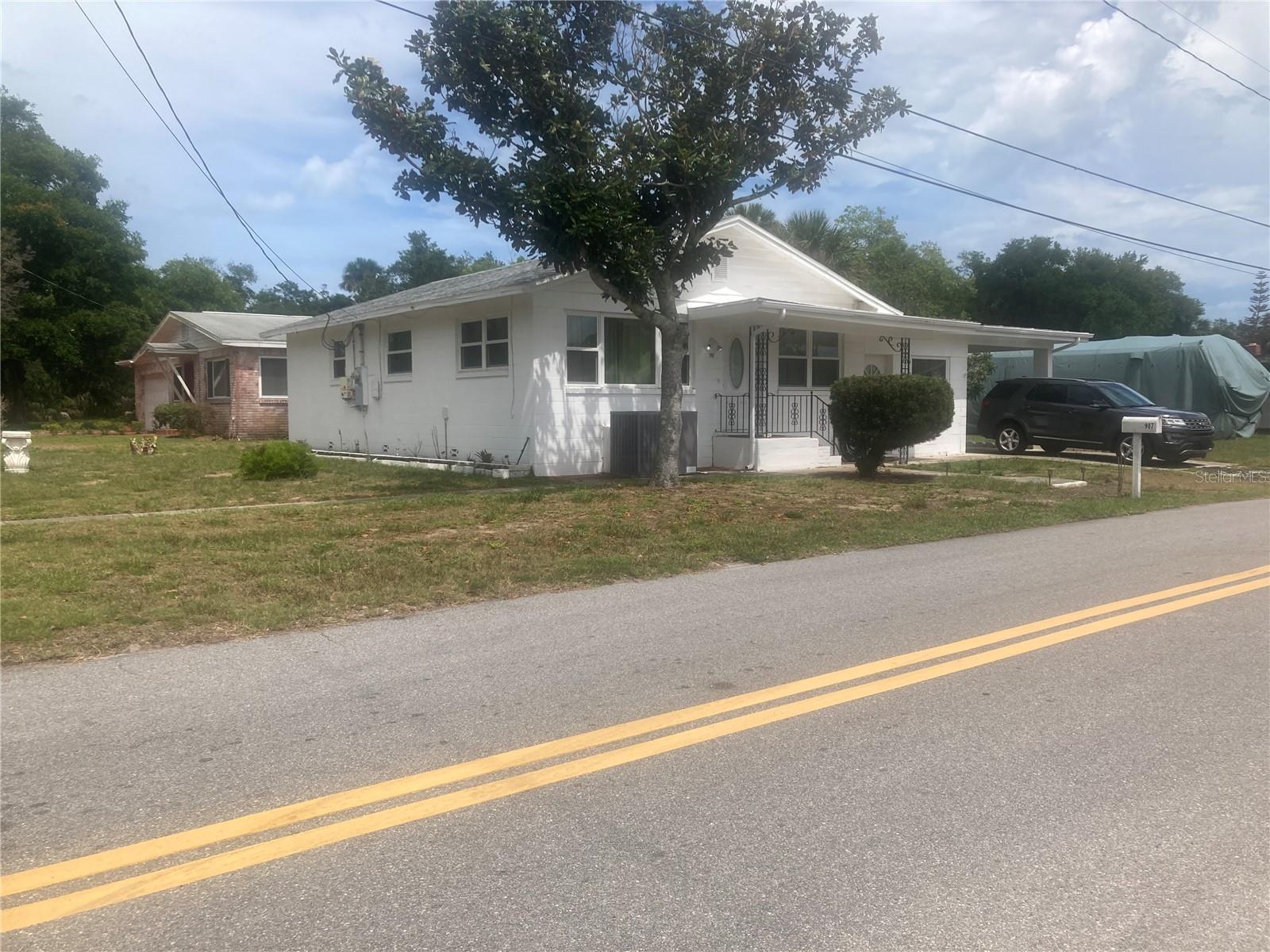 4 bedroom - 1800 sq ft - Estate for sale (everything or nothing) (Daytona Beach) 3Ba house w/d in unit furnished off-street parking air conditioning Perfect for anyone needing something they can remodel to suit themselves. High and dry land (no flood insurance necessary) never flooded in past Above the land, house is on 3 ft. crawl space. Bistro kitchen - remodel to suite yourself. Expensive induction stove with smart oven for multiple ways of cooking. Modern Ikea Shelving Two posible kitchens 3 possible bathrooms (2 finished, provisions for 3rd) excellent neighborhood, 2000 sq. ft - 1800 AC/Heat -- 6.5KW solar system (no batteries) smart metered, etc. New windows,. 5 year old roof Tented 4 years ago.
