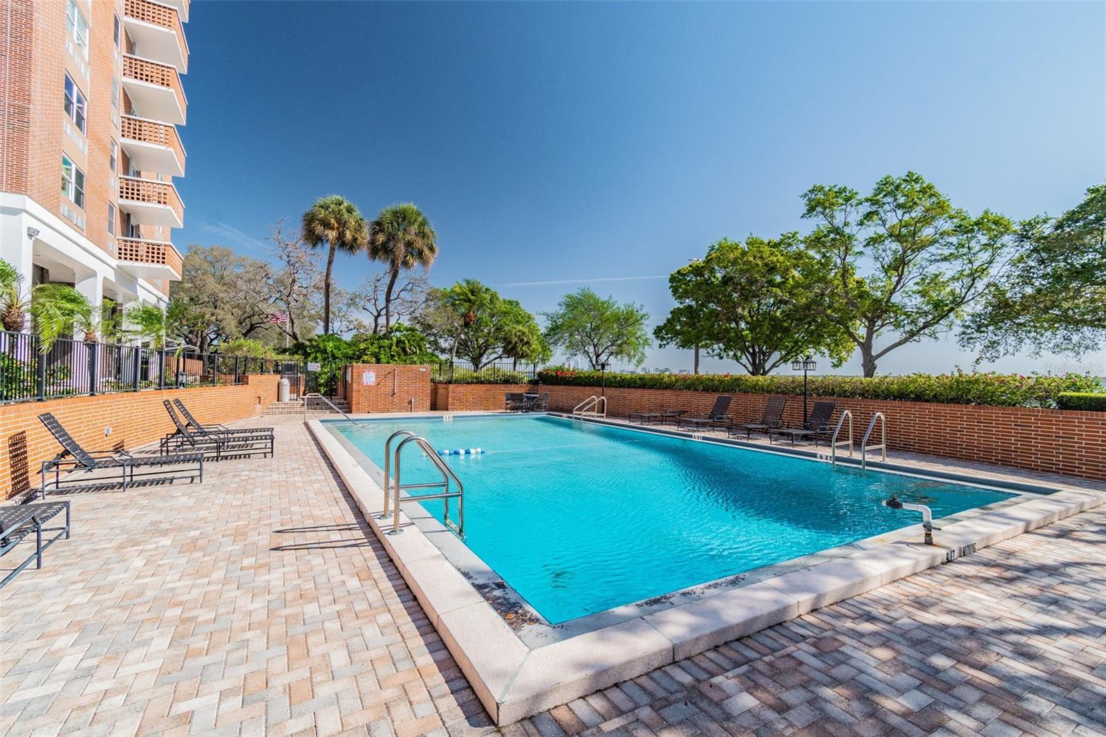 BAYSHORE TOWERS A CONDO - Residential