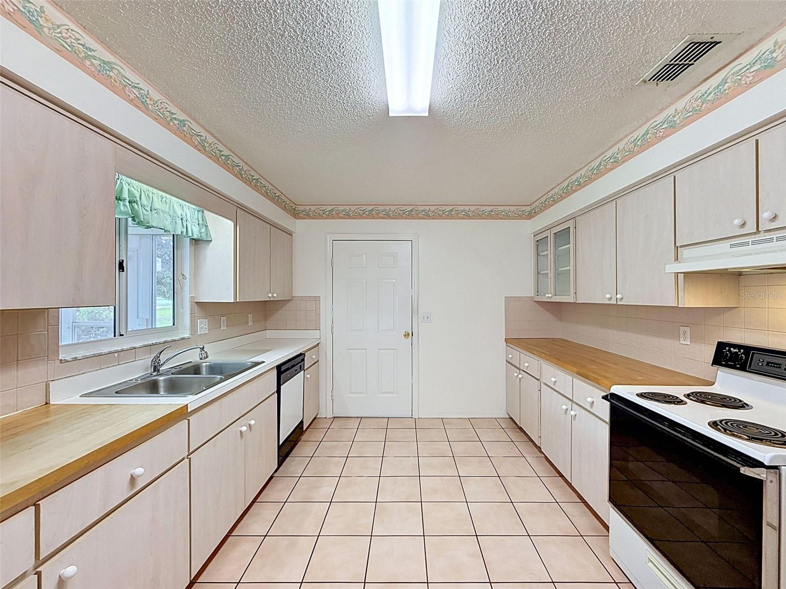SPRUCE CREEK SOUTH - Residential