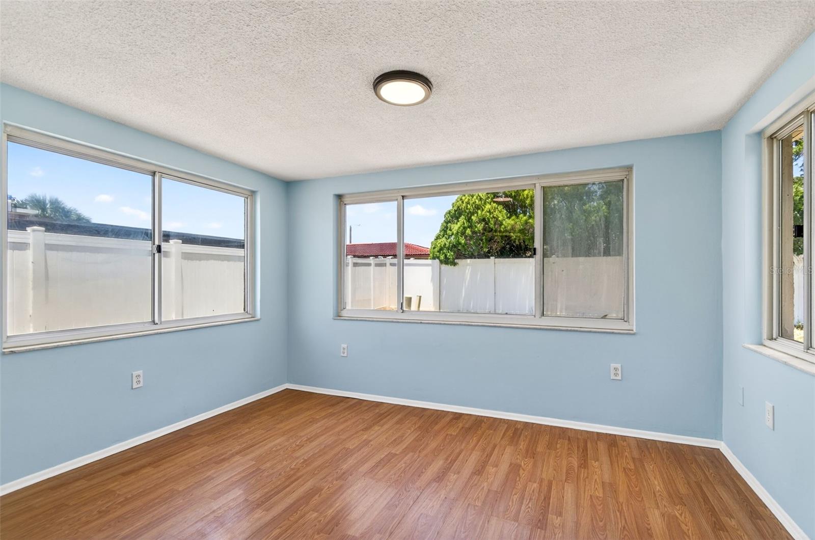 REGENCY PARK - Residential