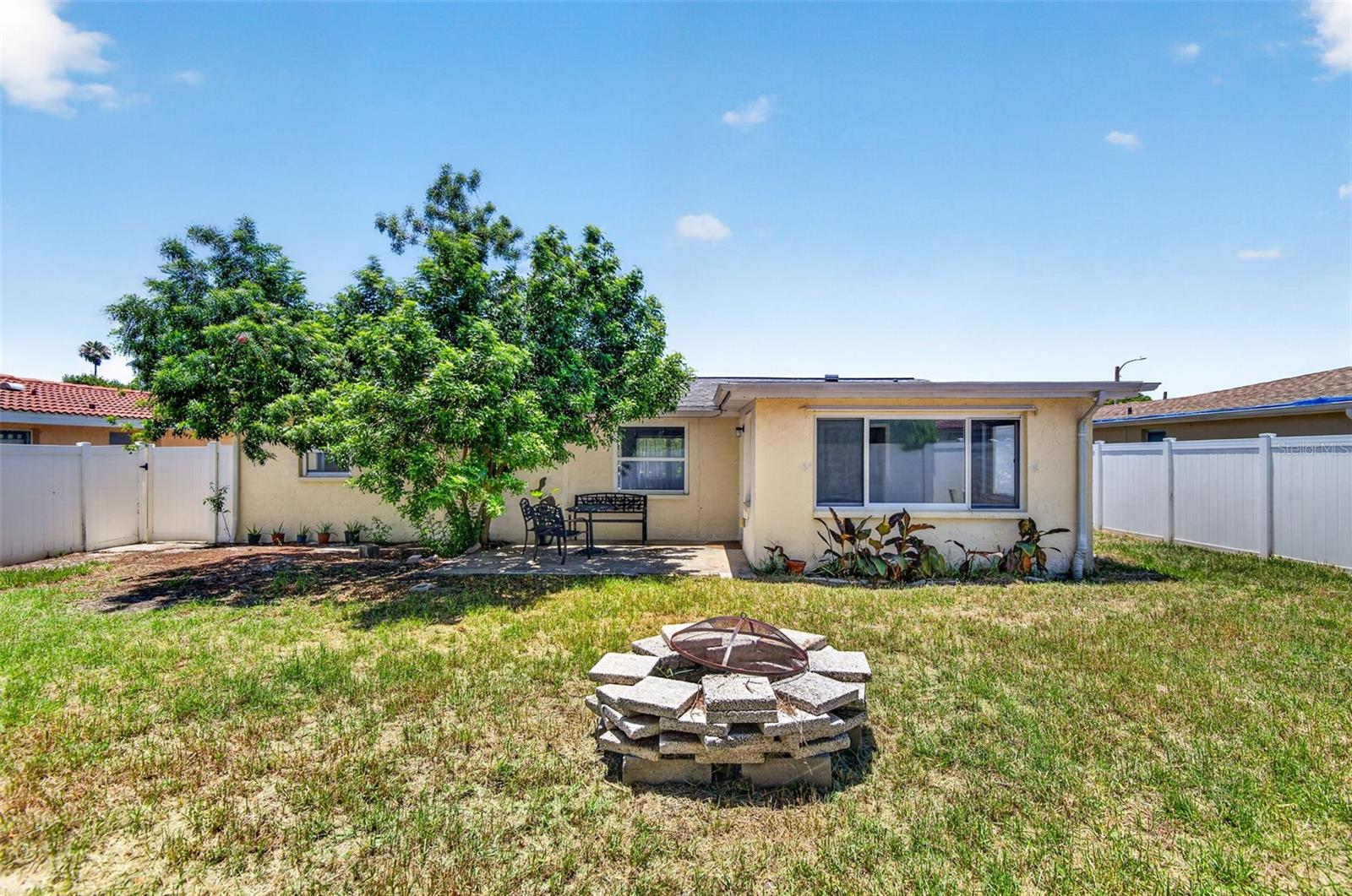 REGENCY PARK - Residential
