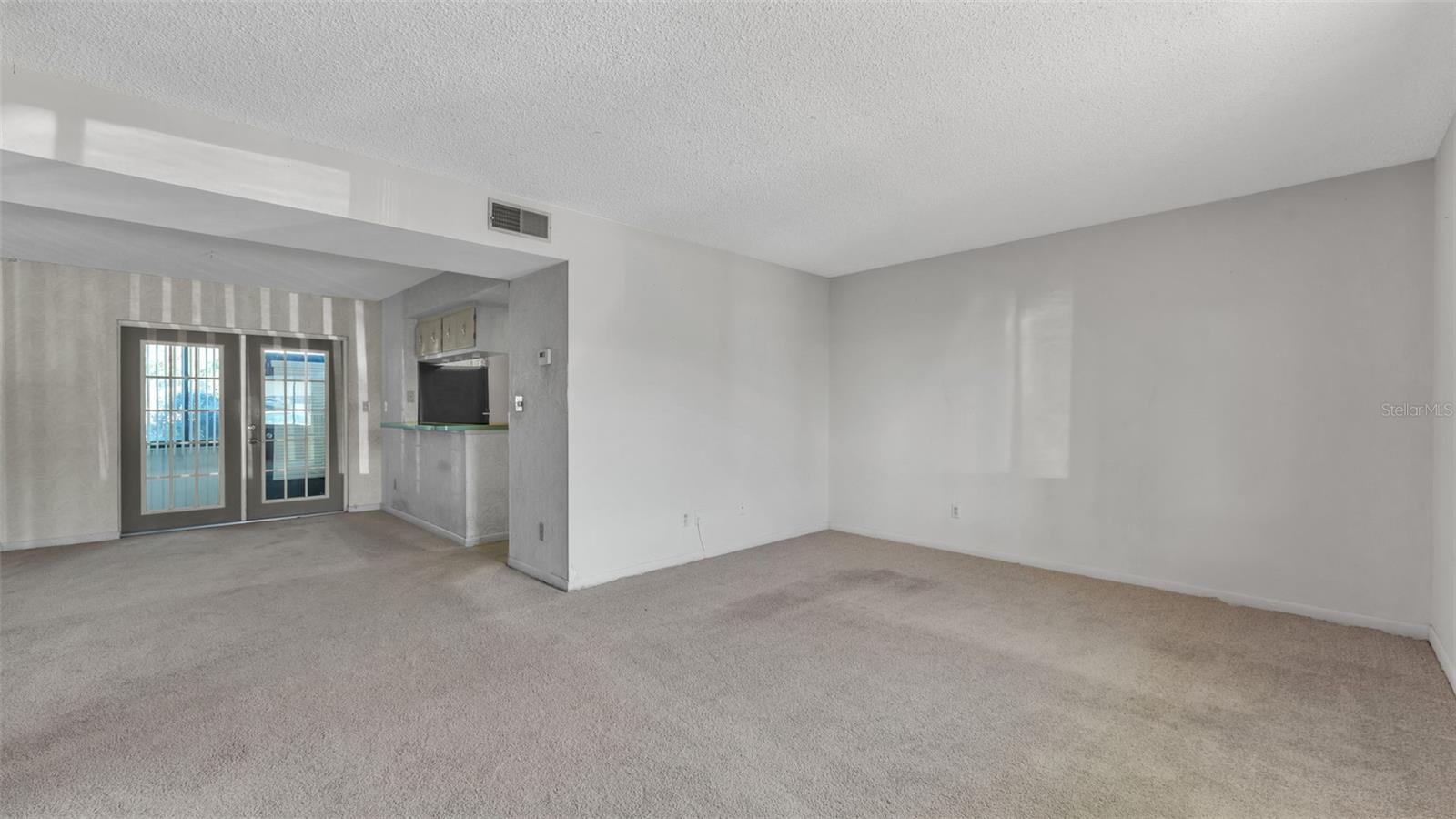 LAKESIDE VILLAGE #1 COND CB 3 PGS 17-20 - Residential
