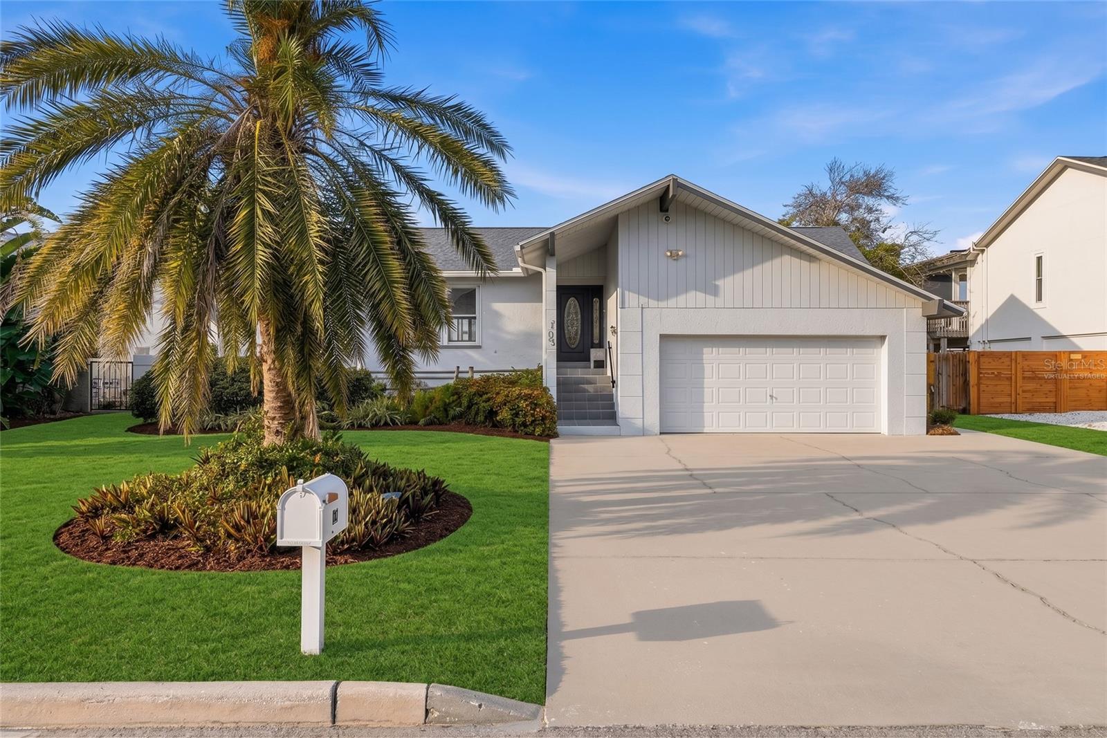 TIERRA VERDE - Residential