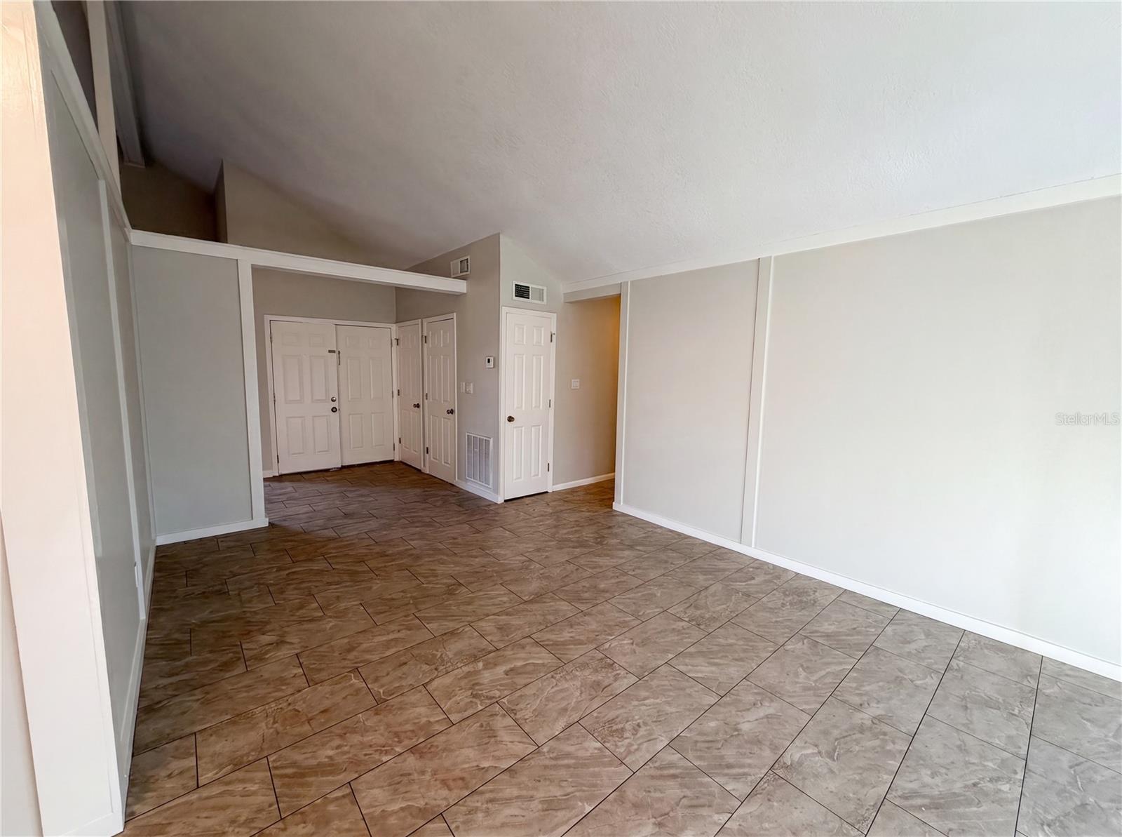 DELTONA LAKES UNIT 03 - Residential
