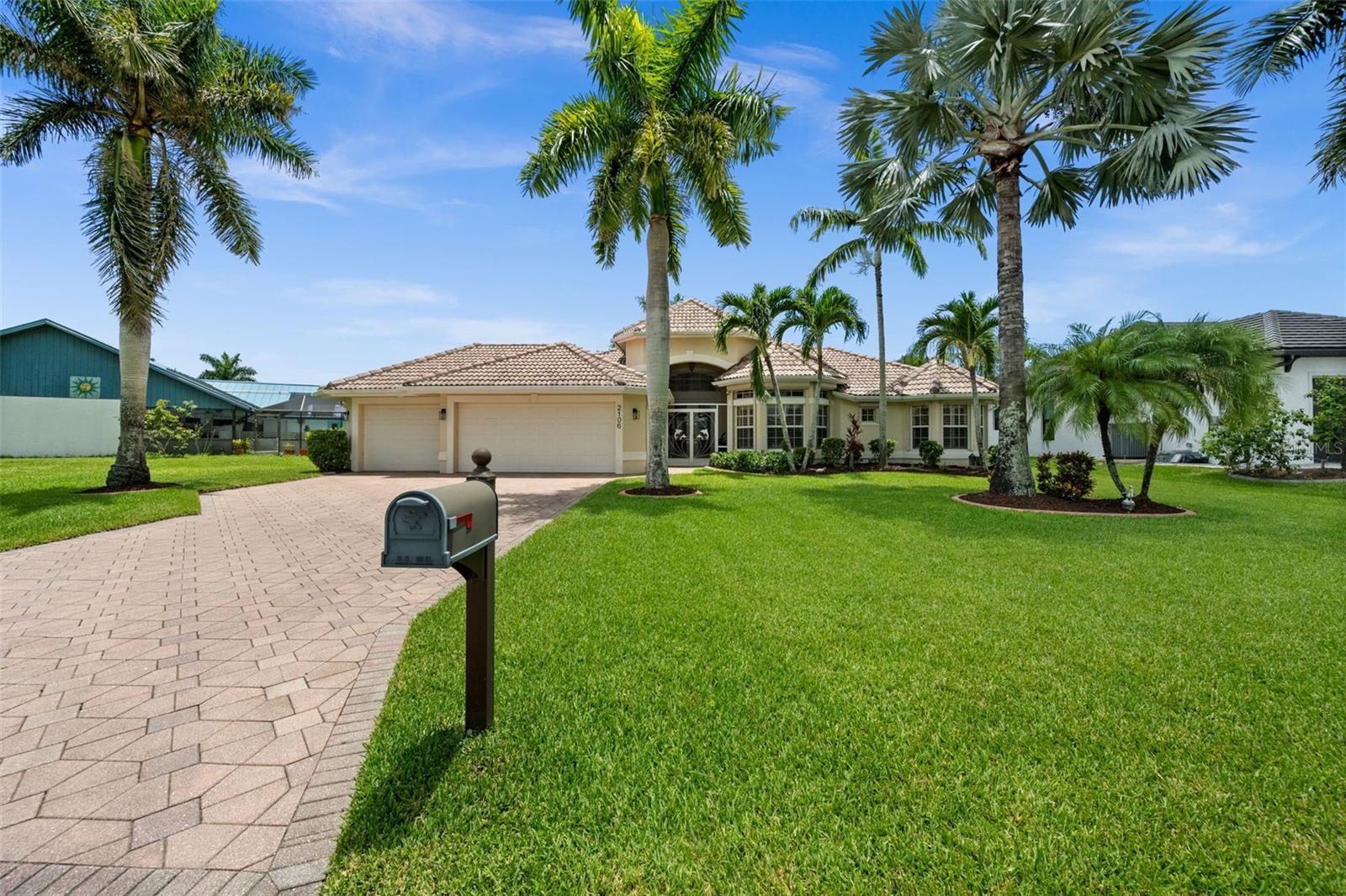 CAPE CORAL - Residential