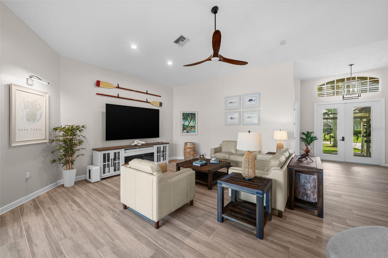 CAPE CORAL - Residential