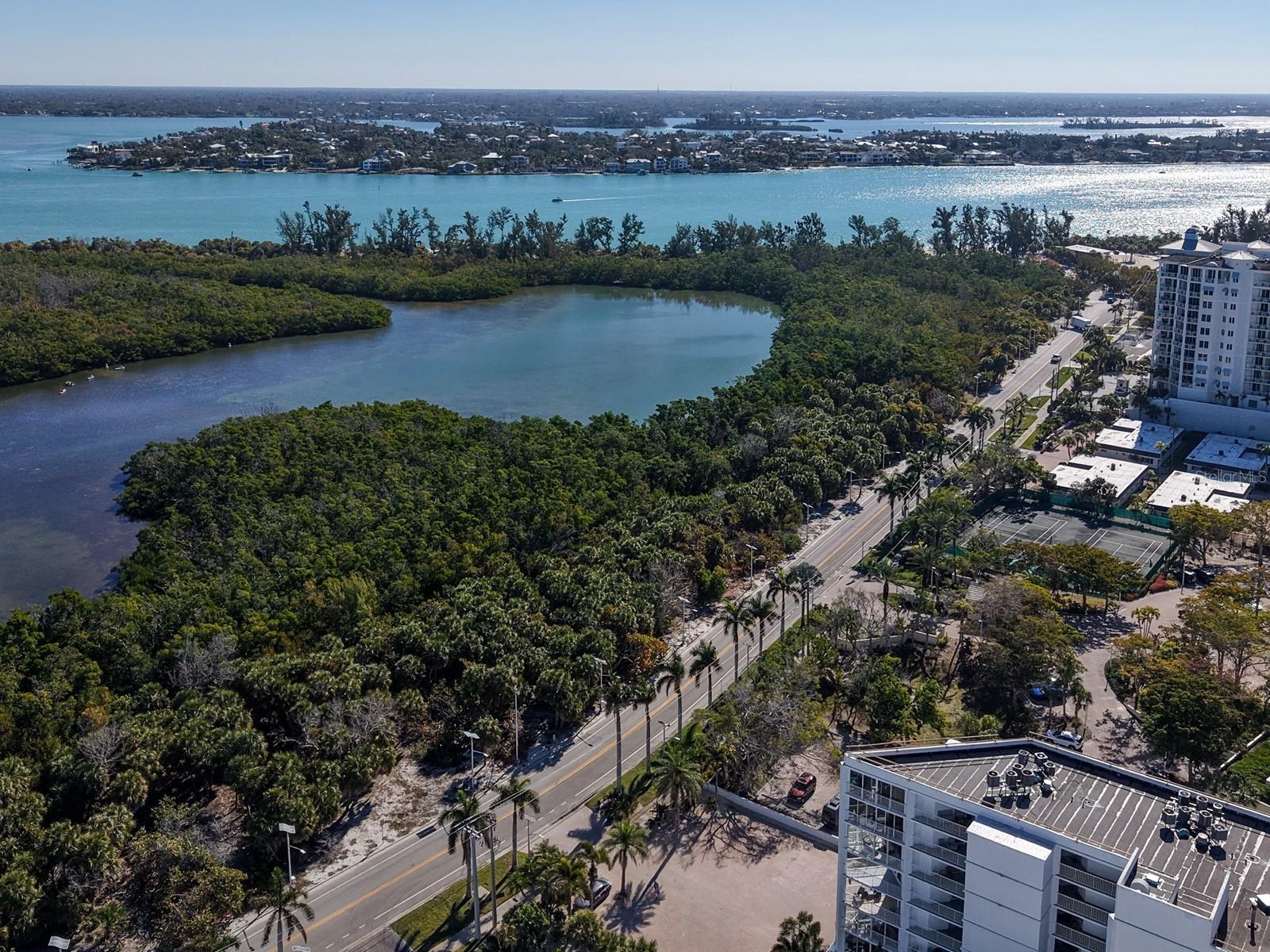 LIDO HARBOUR TOWERS - Residential