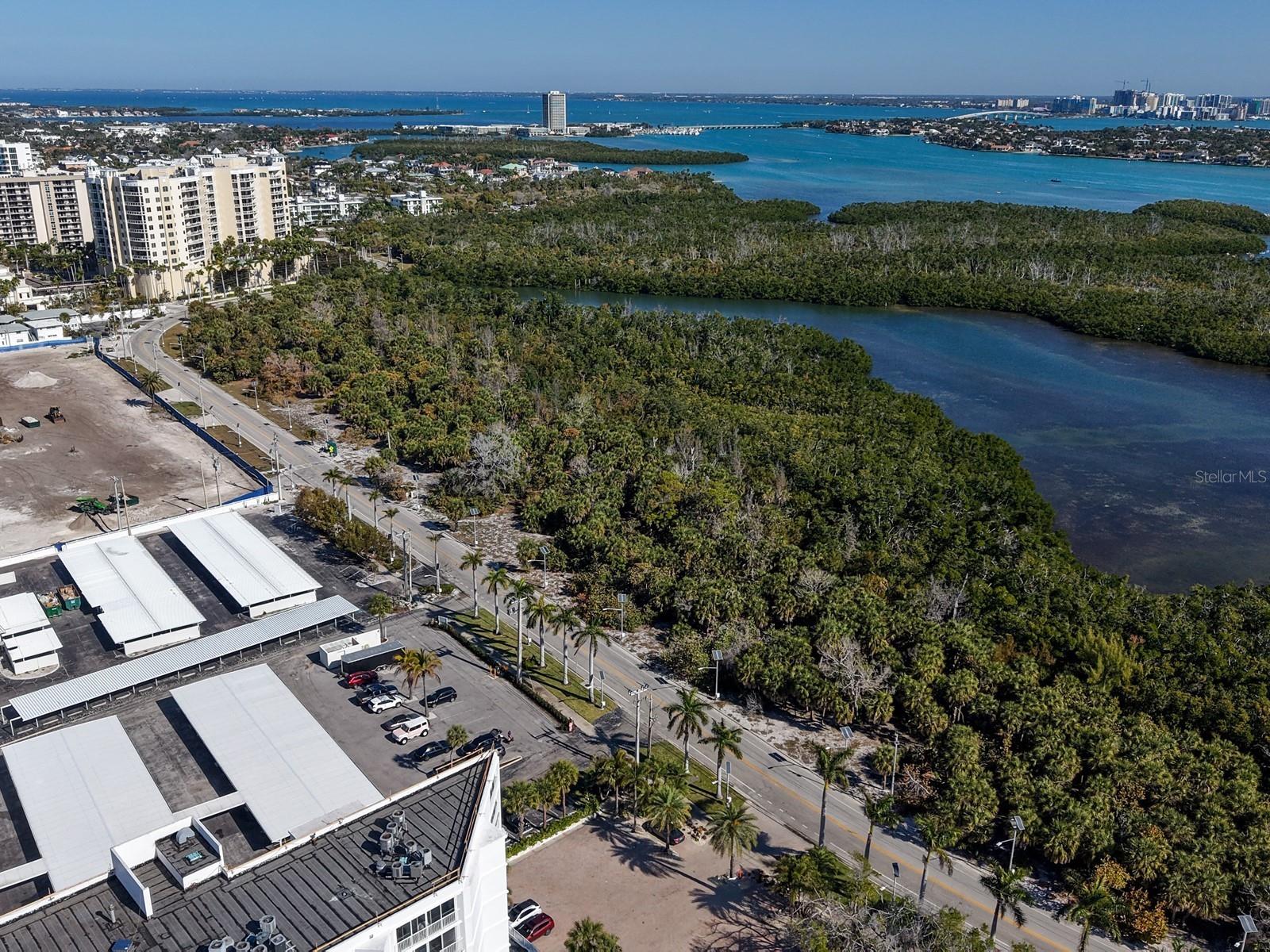 LIDO HARBOUR TOWERS - Residential