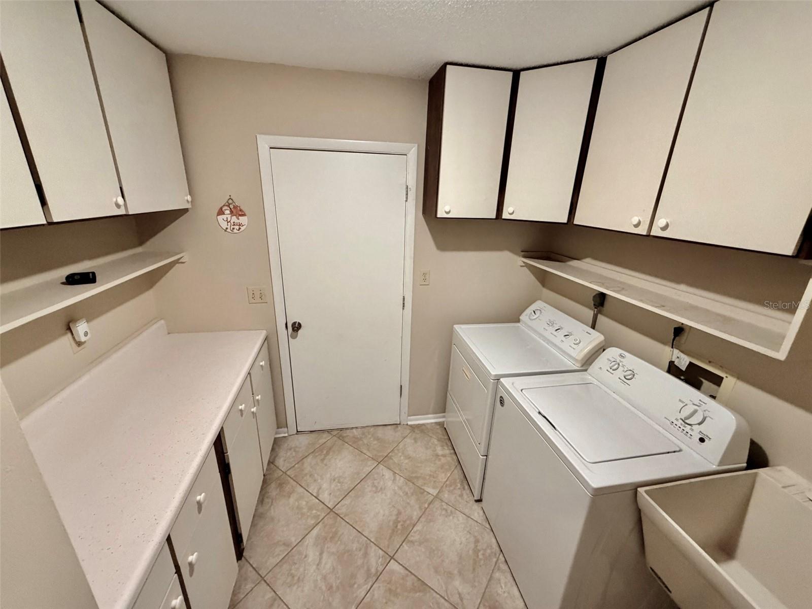 VILLAGE GREEN OF BRADENTON SEC 8 - Residential