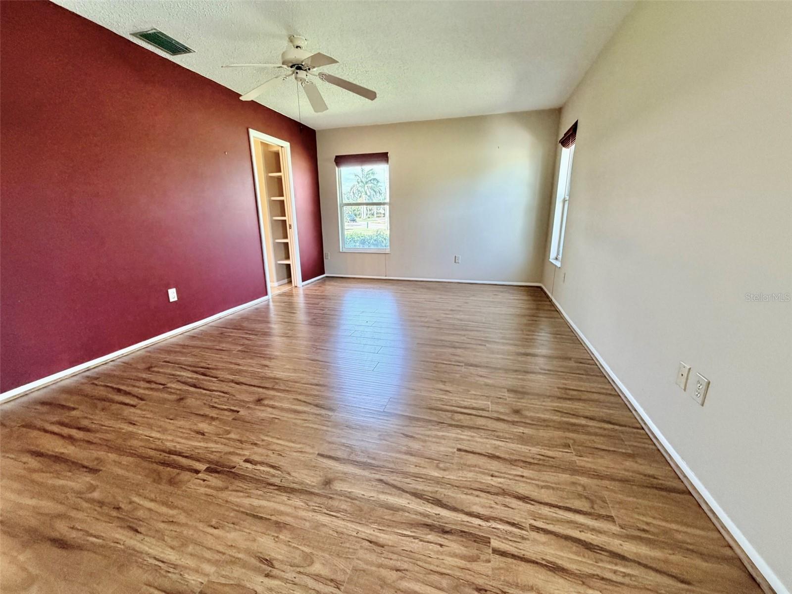 VILLAGE GREEN OF BRADENTON SEC 8 - Residential