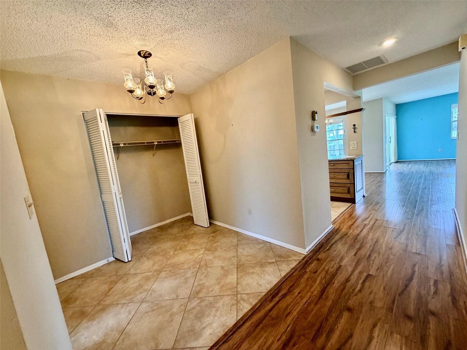 VILLAGE GREEN OF BRADENTON SEC 8 - Residential