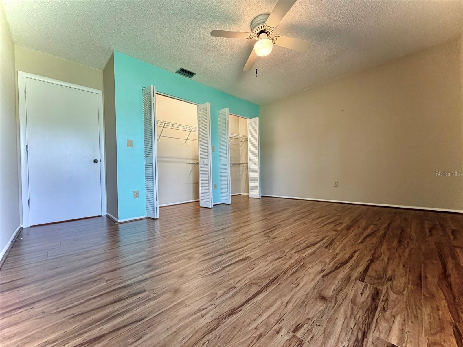 VILLAGE GREEN OF BRADENTON SEC 8 - Residential