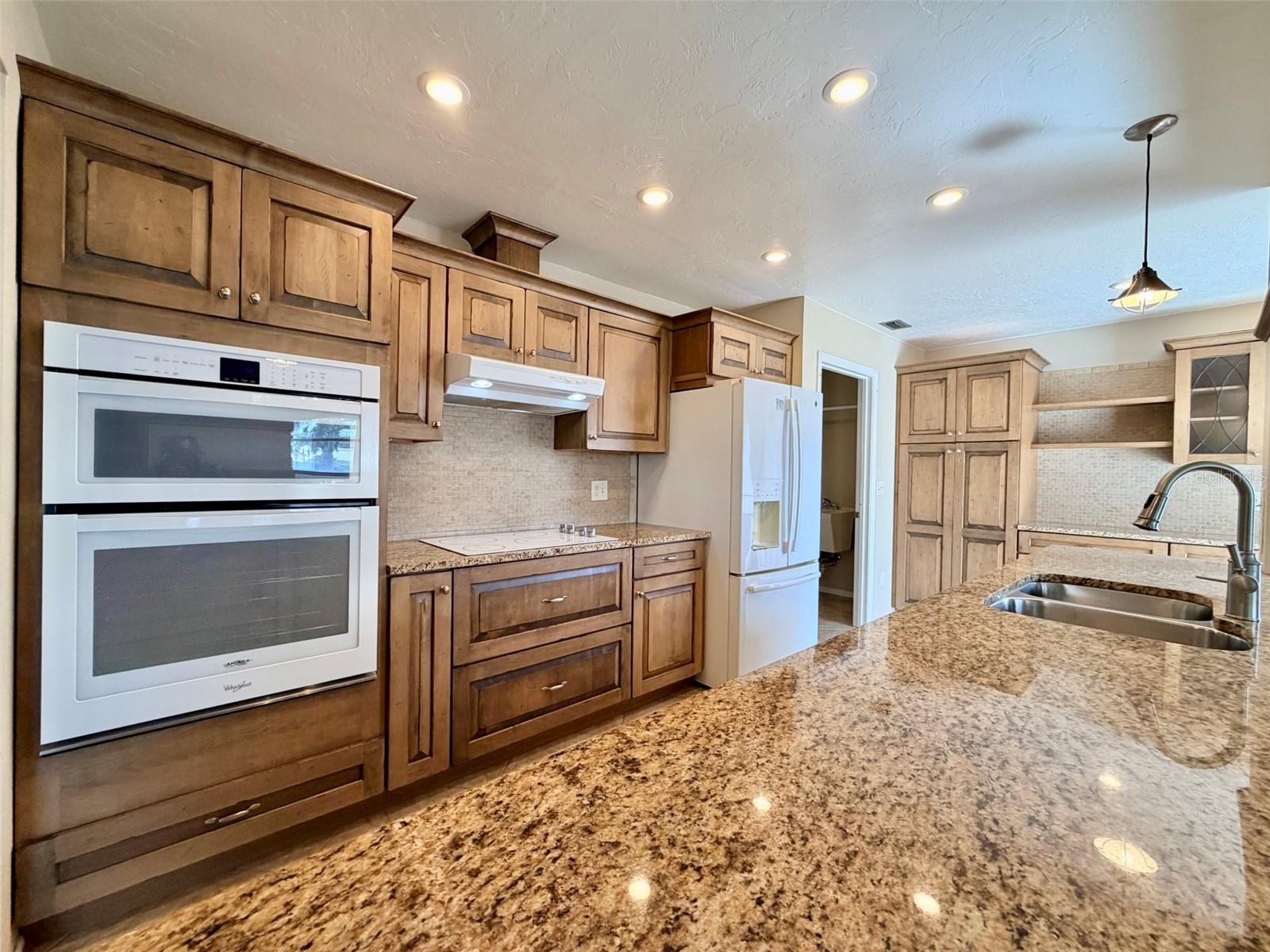 VILLAGE GREEN OF BRADENTON SEC 8 - Residential