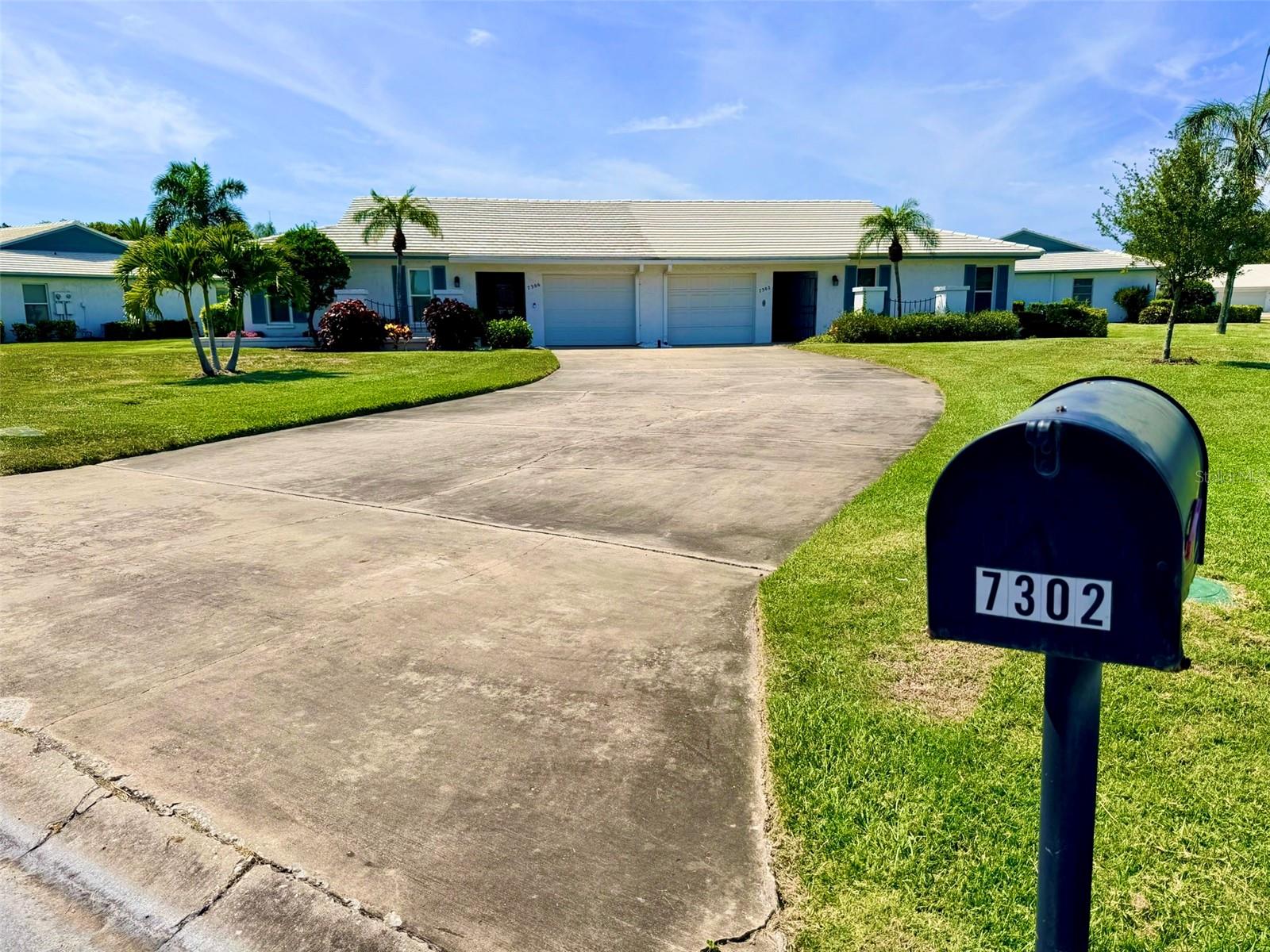 VILLAGE GREEN OF BRADENTON SEC 8 - Residential