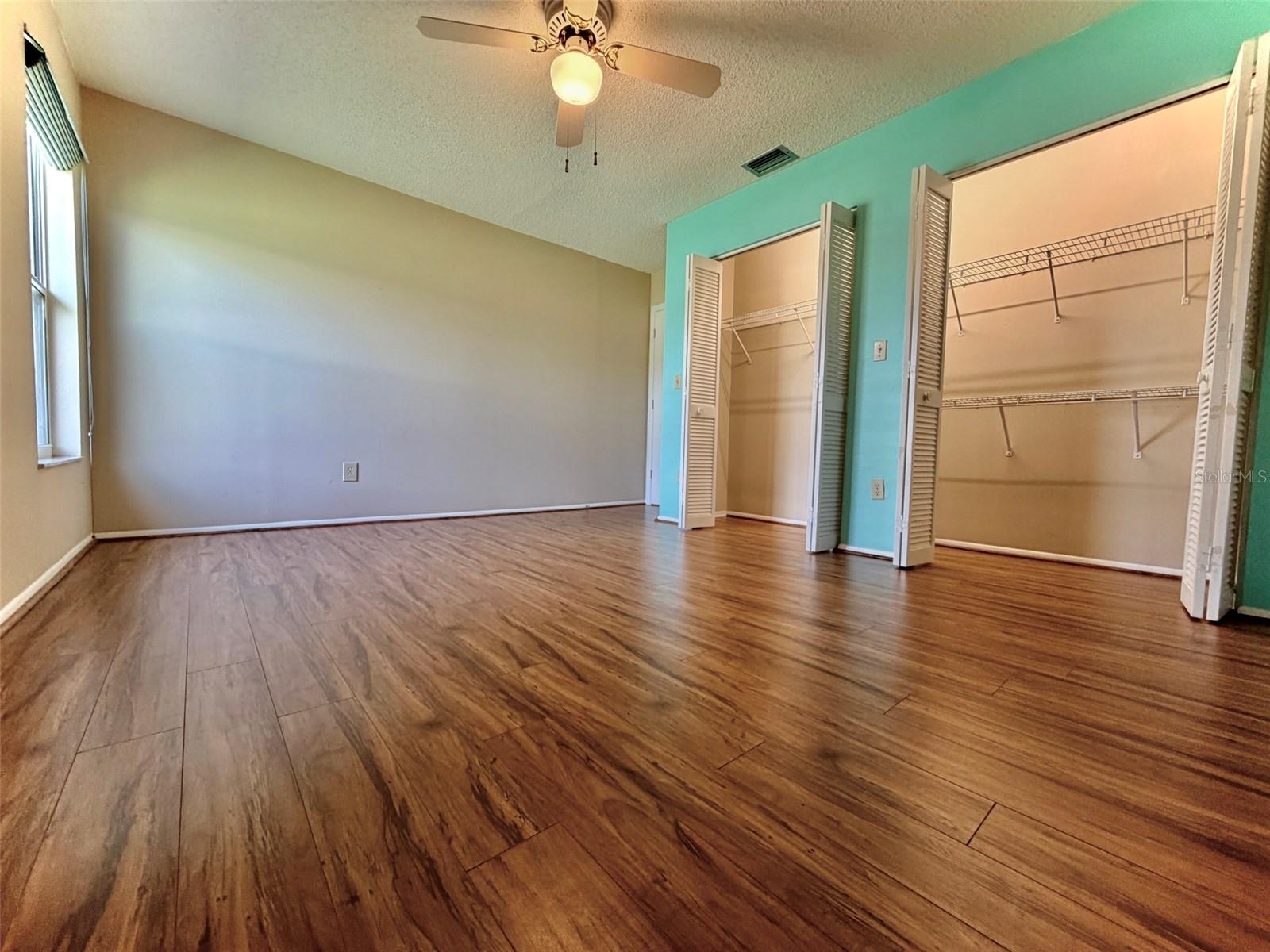 VILLAGE GREEN OF BRADENTON SEC 8 - Residential