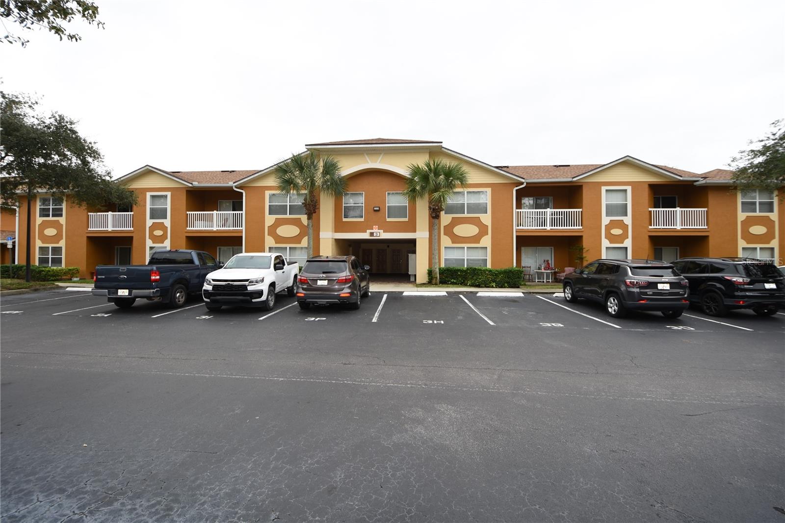 PALM POINTE - Residential