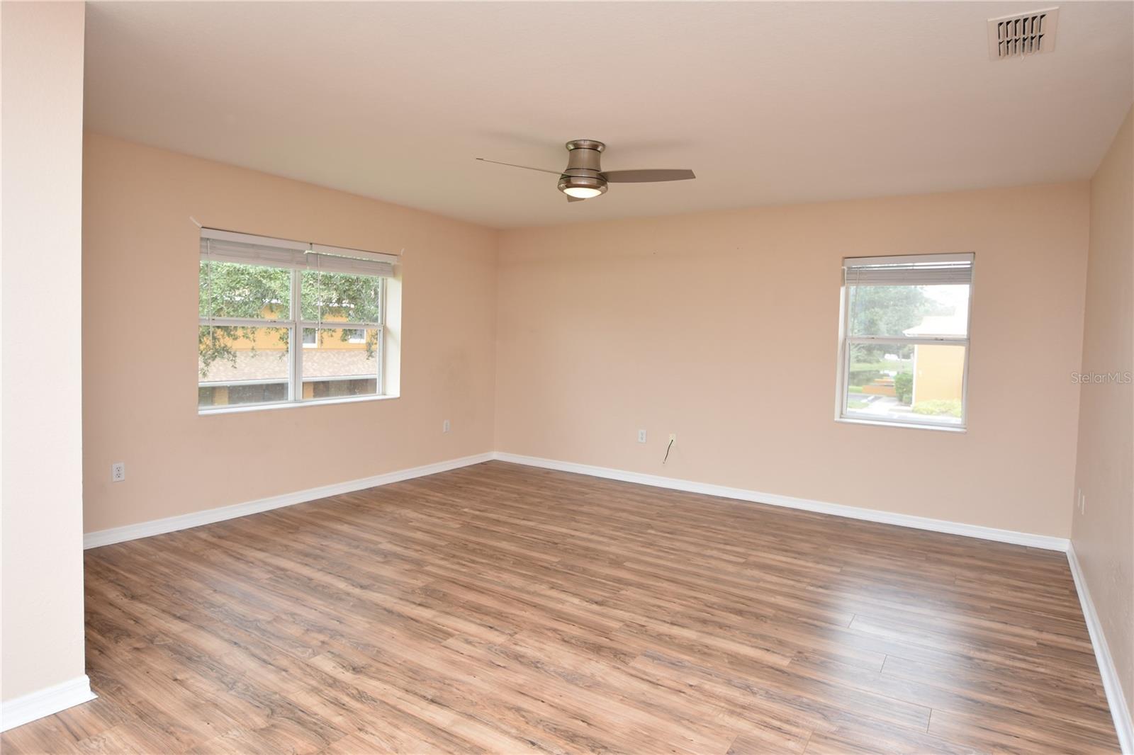 PALM POINTE - Residential
